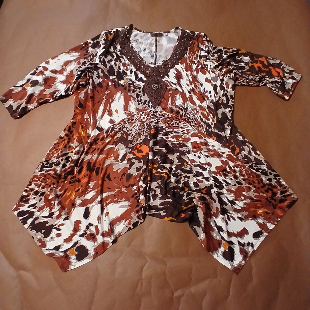 Avenue Animal Print Black Brown White Asymmetric Hem Beaded Blouse Top 22/ 24
